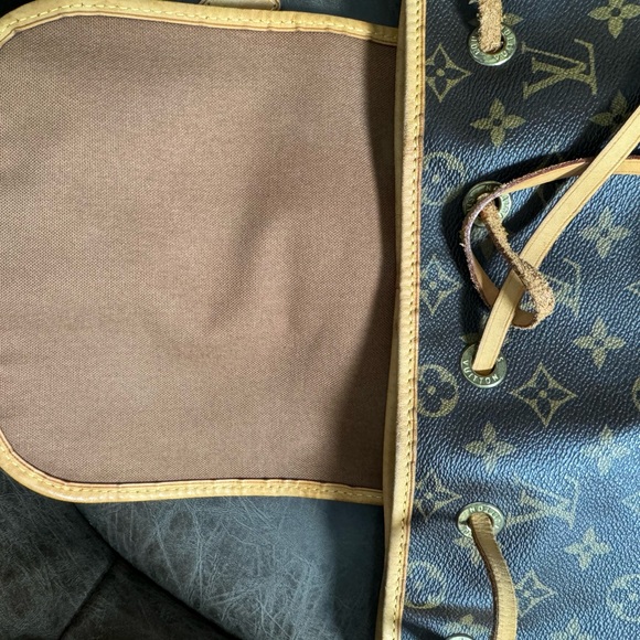 Authentic Louis Vuitton Bosphore backpack - Picture 12 of 13